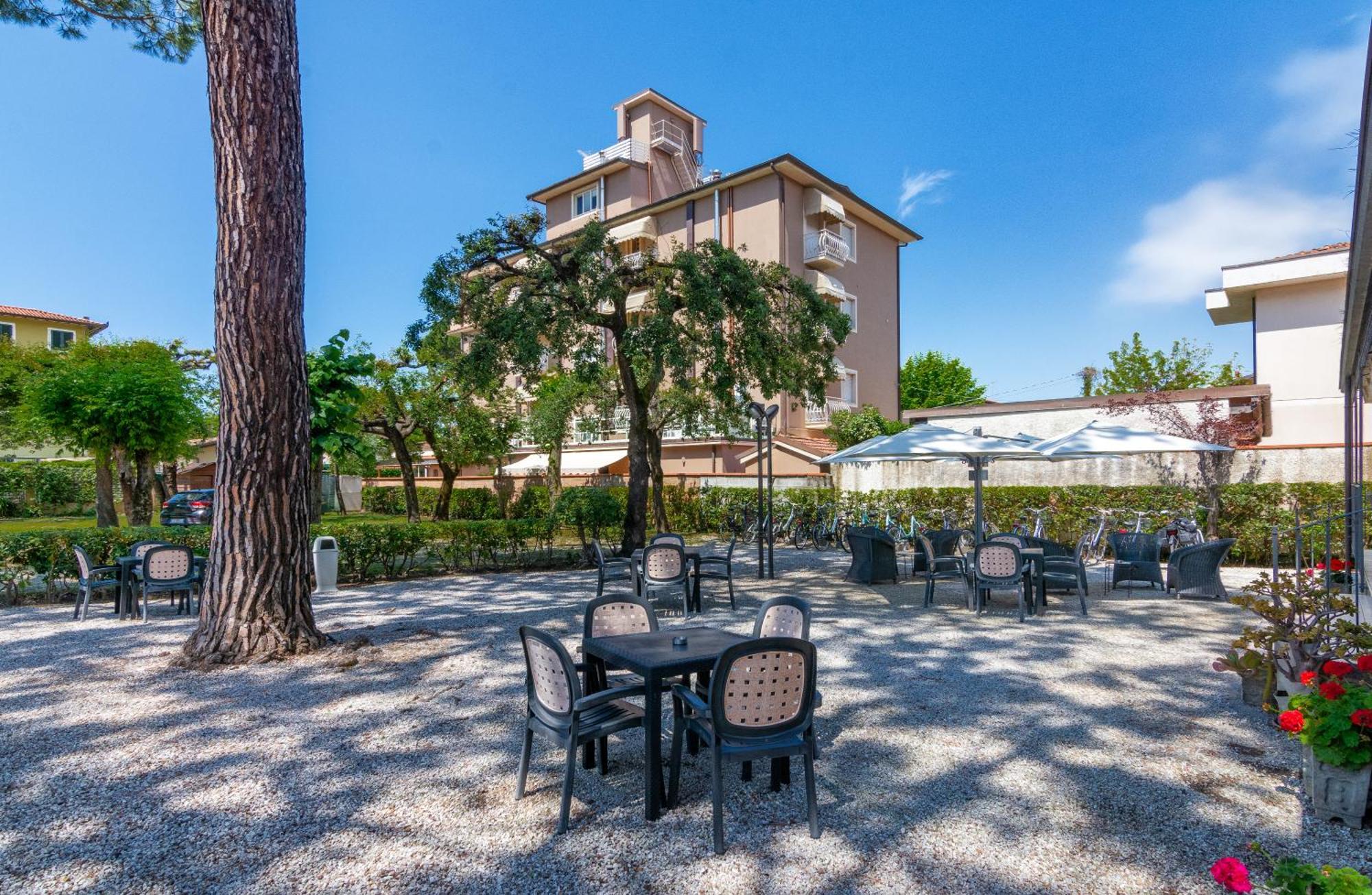 Hotel Apuana Marina di Pietrasanta Luaran gambar