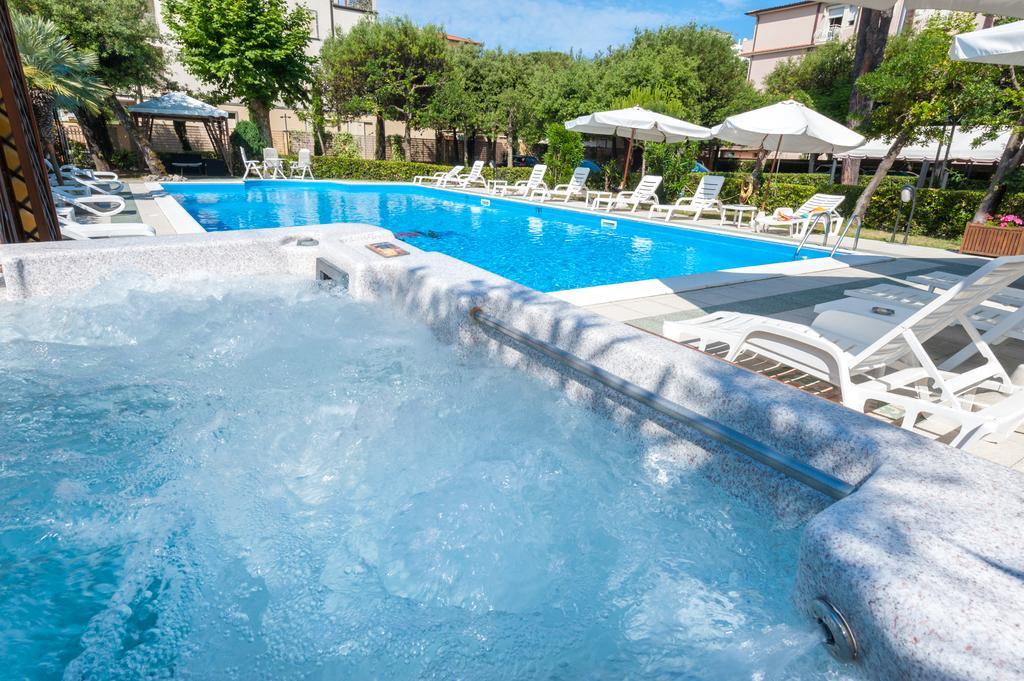 Hotel Apuana Marina di Pietrasanta Luaran gambar
